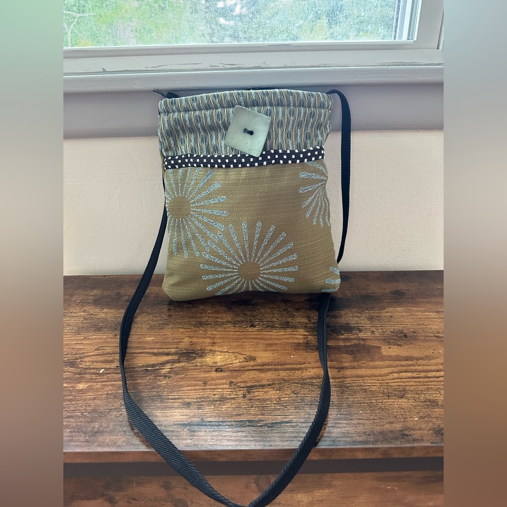 NWT! DeJean handcrafted handbag with metallic embroidered blue flowers